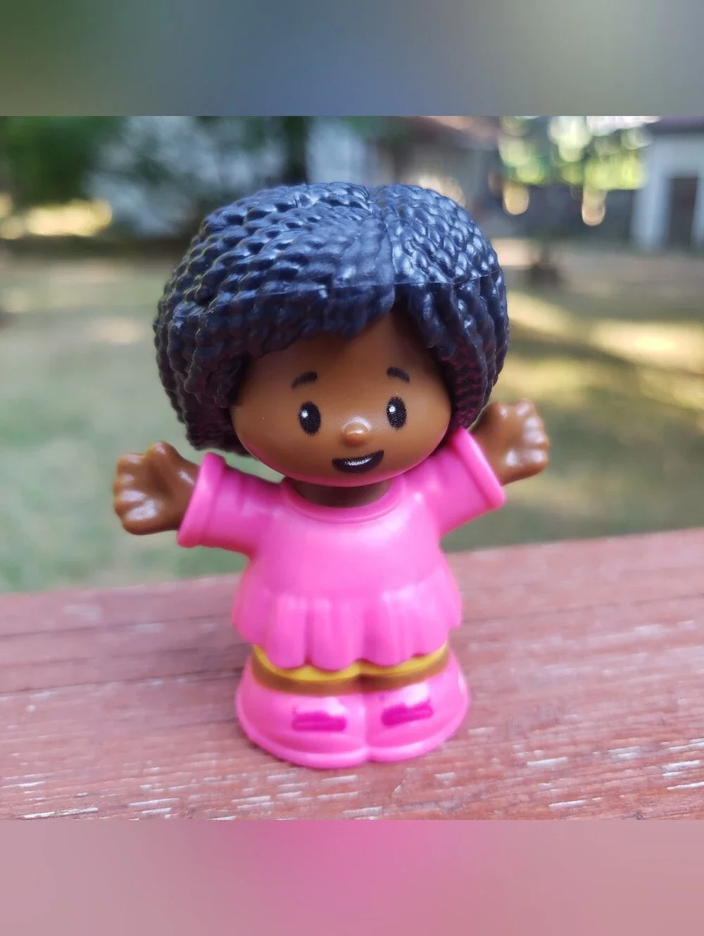 2020 Fisher-Price Little People Little Girl Wearing Pink Outfit